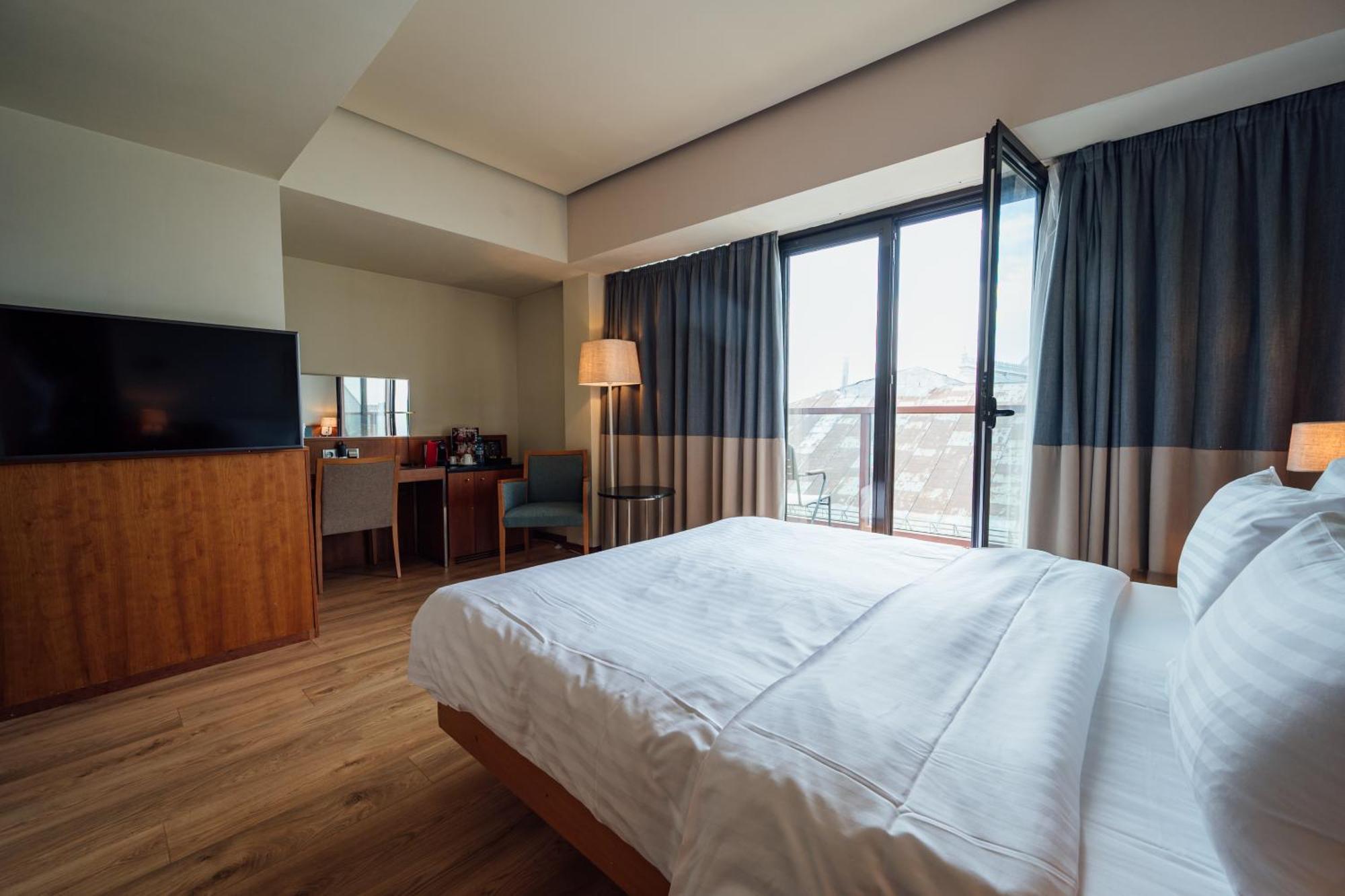 Peakture Hotel Бухарест Екстер'єр фото